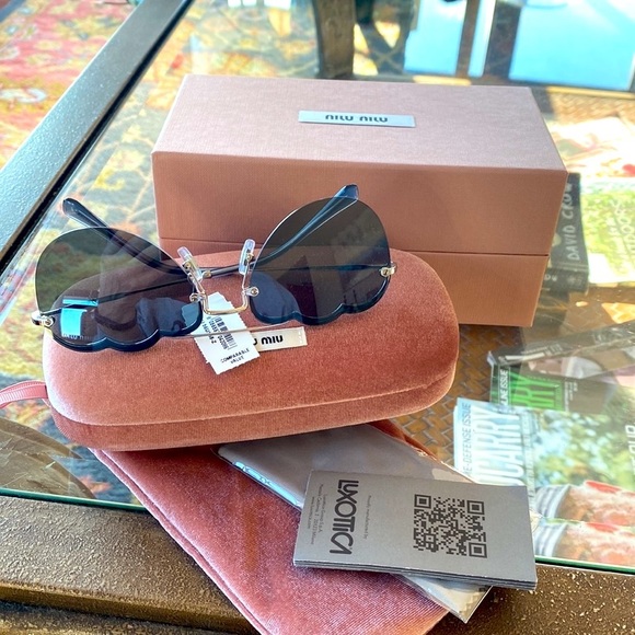 Miu Miu Accessories - Miu Miu 0MU 56US 1BC178 Silver Sunglasses NWT and box.